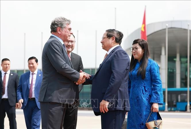 Thủ tướng Phạm Minh Chính và Phu nhân Lê Thị Bích Trân rời Thủ đô Hà Nội, lên đường tham dự Hội nghị Thượng đỉnh BRICS mở rộng năm 2025 tại Brazil. (Ảnh: Dương Giang/TTXVN) Thủ tướng Phạm Minh Chính và Phu nhân Lê Thị Bích Trân rời Thủ đô Hà Nội, lên đường tham dự Hội nghị Thượng đỉnh BRICS mở rộng năm 2025 tại Brazil. (Ảnh: Dương Giang/TTXVN)