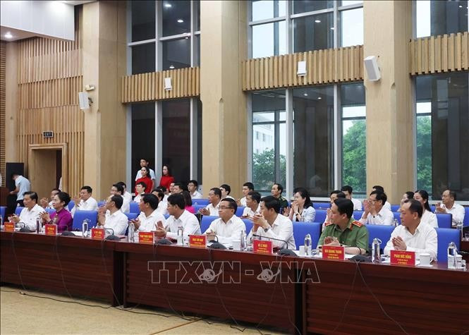 Đại biểu lãnh đạo các sở, ban, ngành của tỉnh Nghệ An dự buổi làm việc. (Ảnh: Thống Nhất/TTXVN) Đại biểu lãnh đạo các sở, ban, ngành của tỉnh Nghệ An dự buổi làm việc. (Ảnh: Thống Nhất/TTXVN)