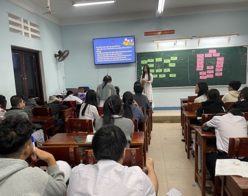 Học viên sinh hoạt theo chủ đề tại lớp học. 205.jpg