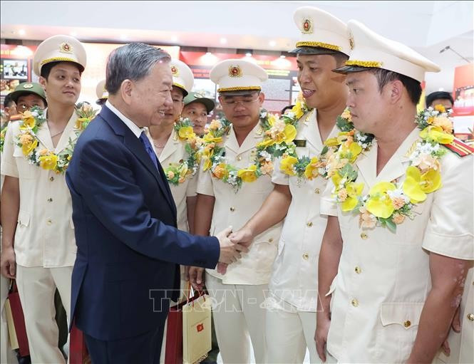 Tổng Bí thư Tô Lâm và các đại biểu. (Ảnh: Thống Nhất/TTXVN)
