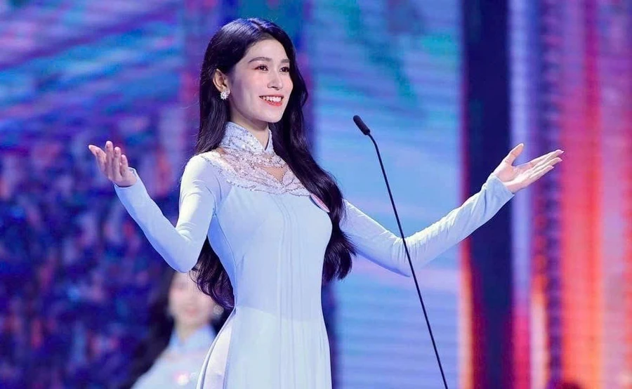 Nữ sinh Ngoại giao đi thi Hoa Hậu để tìm kiếm 'tiếng nói' giúp đỡ cộng đồng