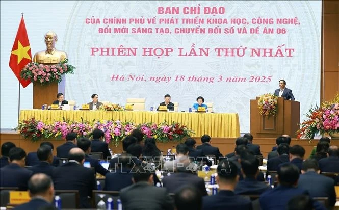 Thủ tướng Phạm Minh Chính phát biểu khai mạc Phiên họp lần thứ nhất của Ban Chỉ đạo của Chính phủ về phát triển khoa học, công nghệ, đổi mới sáng tạo, chuyển đổi số và Đề án 06. (Ảnh: Dương Giang/TTXVN)