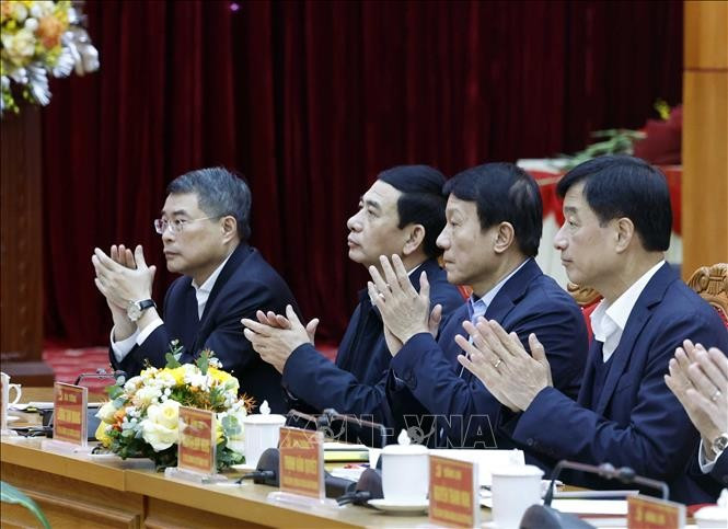 Đại biểu dự buổi làm việc với Ban Chấp hành Đảng bộ tỉnh Cao Bằng. Ảnh: Thống Nhất/TTXVN