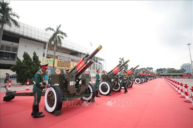 Các chiến sĩ thuộc Lữ đoàn Pháo binh 45 với niềm tự hào sâu sắc được thực hiện nhiệm vụ trong ngày đại lễ của đất nước. Các chiến sĩ thuộc Lữ đoàn Pháo binh 45 với niềm tự hào sâu sắc được thực hiện nhiệm vụ trong ngày đại lễ của đất nước.