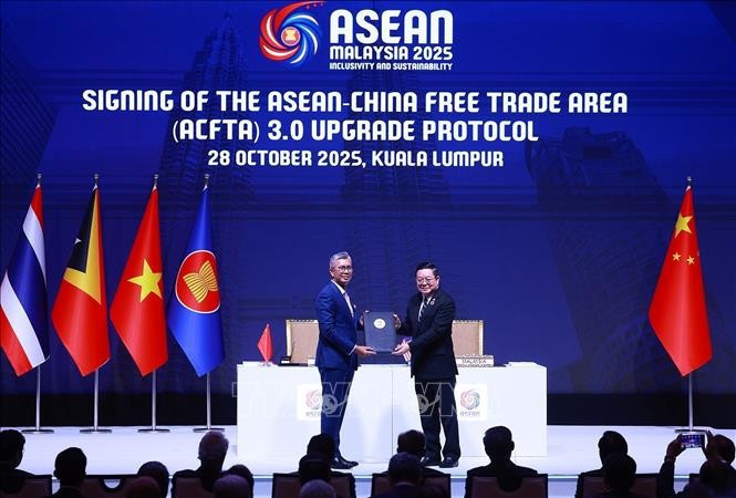Lễ ký Hiệp định Thương mại Tự do ASEAN - Trung Quốc nâng cấp 3.0. Ảnh: Dương Giang/TTXVN