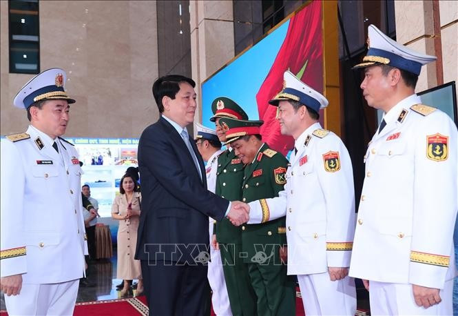 Chủ tịch nước Lương Cường với các đại biểu. Ảnh: Trọng Đức/TTXVN. Chủ tịch nước Lương Cường với các đại biểu. Ảnh: Trọng Đức/TTXVN.