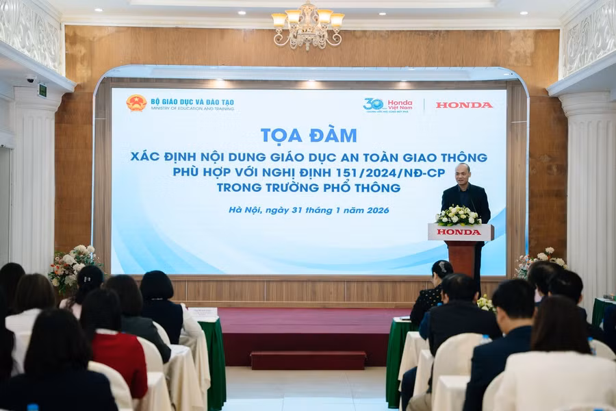 TS. Đỗ Anh Dũng - Vụ Giáo dục Phổ thông - Bộ GD&ĐT phát biểu tại Tọa đàm.