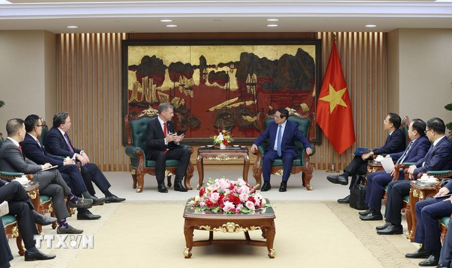 Thủ tướng Phạm Minh Chính tiếp ông Steven Kobos, Chủ tịch kiêm Giám đốc điều hành Tập đoàn Excelerate Energy (Hoa Kỳ). (Ảnh: Dương Giang/TTXVN) Thủ tướng Phạm Minh Chính tiếp ông Steven Kobos, Chủ tịch kiêm Giám đốc điều hành Tập đoàn Excelerate Energy (Hoa Kỳ). (Ảnh: Dương Giang/TTXVN)