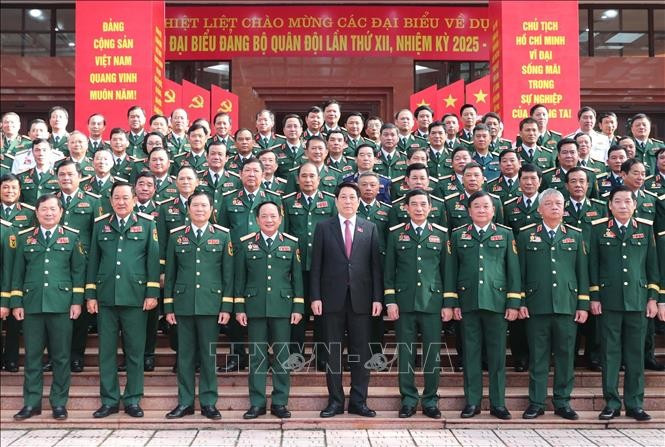 Chủ tịch nước Lương Cường với các đại biểu tại đại hội. Ảnh: Trọng Đức/TTXVN Chủ tịch nước Lương Cường với các đại biểu tại đại hội. Ảnh: Trọng Đức/TTXVN