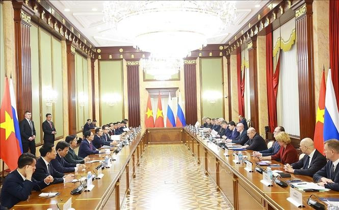 Thủ tướng Phạm Minh Chính hội đàm với Thủ tướng Liên bang Nga Mikhail Mishustin. Ảnh: Dương Giang/TTXVN