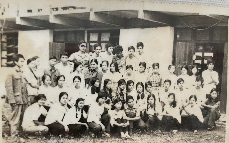 Làng Văn, biểu tượng của sinh viên Khoa Văn thời gian khó. 7.jpg
