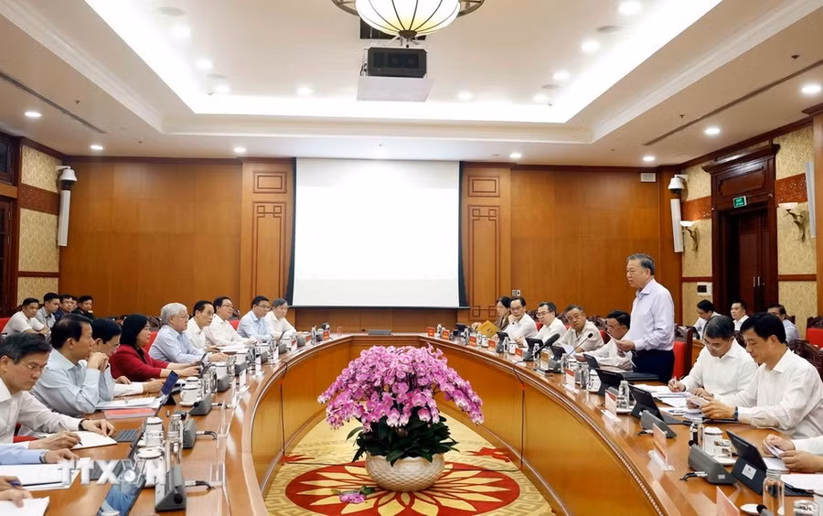 Tổng Bí thư, Chủ tịch nước chủ trì phiên họp Ban Chỉ đạo Trung ương về phát triển khoa học, công nghệ, đổi mới sáng tạo và chuyển đổi số. (Ảnh: Thống Nhất/TTXVN)