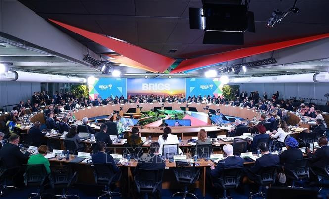 Phiên thảo luận cấp cao Hội nghị Thượng đỉnh BRICS mở rộng 2025 về chủ đề: "Tăng cường chủ nghĩa đa phương, các vấn đề kinh tế - tài chính và trí tuệ nhân tạo". (Ảnh: Dương Giang/TTXVN) Phiên thảo luận cấp cao Hội nghị Thượng đỉnh BRICS mở rộng 2025 về chủ đề: "Tăng cường chủ nghĩa đa phương, các vấn đề kinh tế - tài chính và trí tuệ nhân tạo". (Ảnh: Dương Giang/TTXVN)