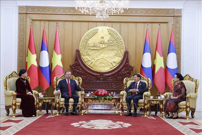 Tổng Bí thư Tô Lâm và Tổng Bí thư, Chủ tịch nước Lào Thongloun Sisoulith hội đàm hẹp. Ảnh: Thống Nhất/TTXVN