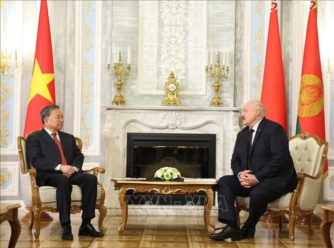 Tổng Bí thư Tô Lâm hội đàm hẹp với Tổng thống Belarus Aleksandr Lukashenko. (Ảnh: Thống Nhất/TTXVN)