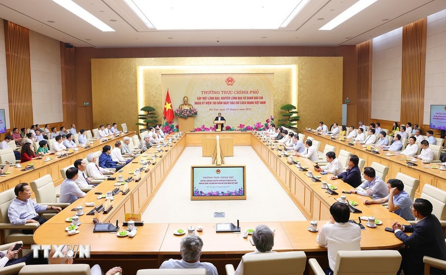 Thủ tướng Phạm Minh Chính chủ trì cuộc gặp của Thường trực Chính phủ với lãnh đạo, nguyên lãnh đạo các cơ quan báo chí. (Ảnh: Dương Giang/TTXVN). Thủ tướng Phạm Minh Chính chủ trì cuộc gặp của Thường trực Chính phủ với lãnh đạo, nguyên lãnh đạo các cơ quan báo chí. (Ảnh: Dương Giang/TTXVN).