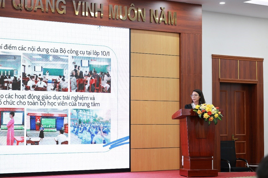 Cô Trần Nguyễn Bảo Trân- Trung tâm GDTX Số 1 Thành phố Đà Nẵng chia sẻ kết quả, kinh nghiệm triển khai Bộ công cụ Tại trung tâm. 31.jpg