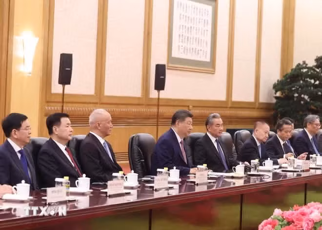 Tổng Bí thư, Chủ tịch nước Trung Quốc Tập Cận Bình và thành viên Đoàn cấp cao Trung Quốc tại cuộc hội đàm với Tổng Bí thư, Chủ tịch nước Tô Lâm và Đoàn cấp cao Việt Nam. (Ảnh: Thống Nhất/TTXVN) Tổng Bí thư, Chủ tịch nước Trung Quốc Tập Cận Bình và thành viên Đoàn cấp cao Trung Quốc tại cuộc hội đàm với Tổng Bí thư, Chủ tịch nước Tô Lâm và Đoàn cấp cao Việt Nam. (Ảnh: Thống Nhất/TTXVN)