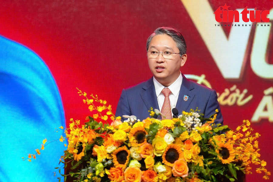 Bộ trưởng Bộ Tư pháp Nguyễn Hải Ninh đọc diễn văn khai mạc.