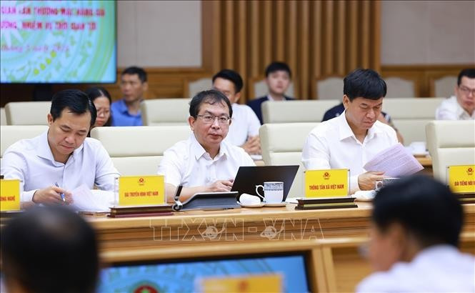 Đại diện các cơ quan thuộc Chính phủ tham dự cuộc họp. (Ảnh: Dương Giang/TTXVN) Đại diện các cơ quan thuộc Chính phủ tham dự cuộc họp. (Ảnh: Dương Giang/TTXVN)