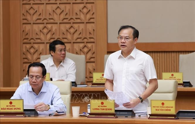 Thứ trưởng Bộ Công an Nguyễn Văn Long trình bày tờ trình tóm tắt về Dự án Luật sửa đổi, bổ sung một số điều của Luật Lý lịch tư pháp. (Ảnh: Dương Giang/ TTXVN) Thứ trưởng Bộ Công an Nguyễn Văn Long trình bày tờ trình tóm tắt về Dự án Luật sửa đổi, bổ sung một số điều của Luật Lý lịch tư pháp. (Ảnh: Dương Giang/ TTXVN)