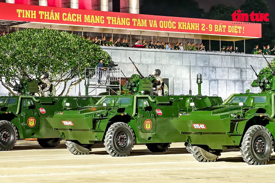 XTC-02 là ký hiệu của một loại xe thiết giáp chở quân (APC) bánh lốp - thực chất là một dòng xe bọc thép hạng nhẹ. Xe do Tổng cục Công nghiệp Quốc phòng nghiên cứu, phát triển và sản xuất. XTC-02 là ký hiệu của một loại xe thiết giáp chở quân (APC) bánh lốp - thực chất là một dòng xe bọc thép hạng nhẹ. Xe do Tổng cục Công nghiệp Quốc phòng nghiên cứu, phát triển và sản xuất.