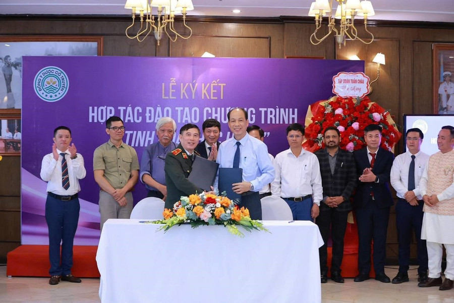 Trường đã ký kết hợp tác với nhiều tổ chức và cơ sở y tế. 212.jpg