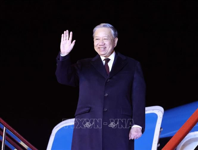 Tổng Bí thư Tô Lâm rời Thủ đô Bình Nhưỡng, kết thúc tốt đẹp chuyến thăm cấp Nhà nước tới Triều Tiên và dự Lễ kỷ niệm 80 năm thành lập Đảng Lao động Triều Tiên. Ảnh: Thống Nhất/TTXVN Tổng Bí thư Tô Lâm rời Thủ đô Bình Nhưỡng, kết thúc tốt đẹp chuyến thăm cấp Nhà nước tới Triều Tiên và dự Lễ kỷ niệm 80 năm thành lập Đảng Lao động Triều Tiên. Ảnh: Thống Nhất/TTXVN