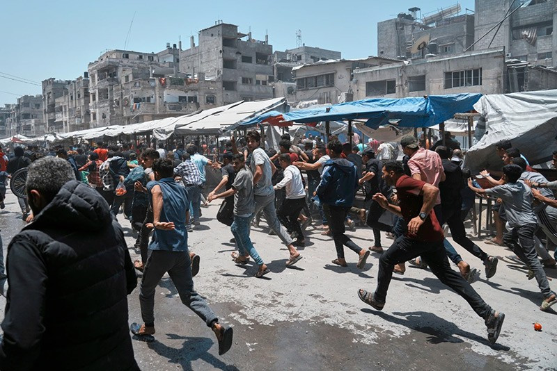 chum-anh-khoanh-khac-mot-cuoc-khong-kich-vao-thanh-pho-gaza-03.jpg