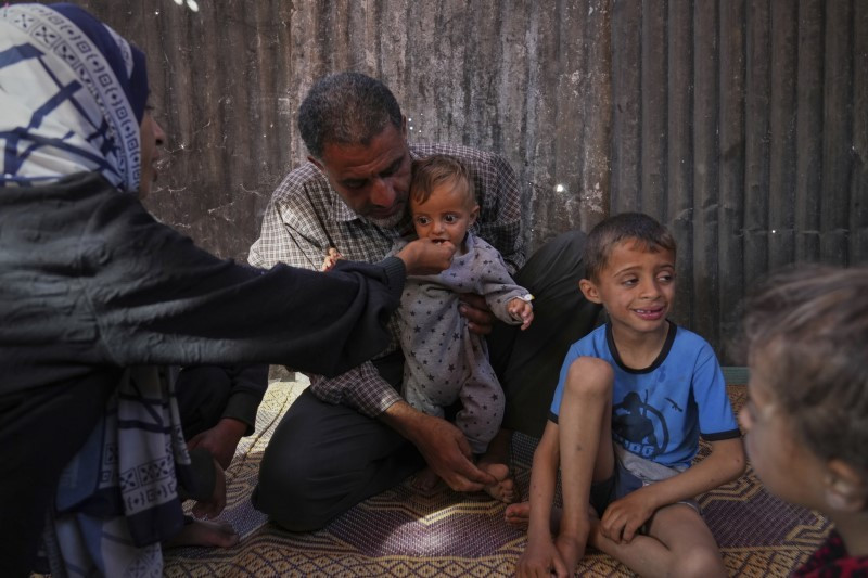 hinh-anh-gan-290000-tre-em-gaza-ben-bo-vuc-tu-than-5.jpg