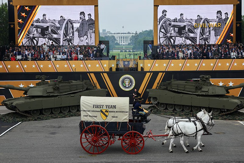 chum-anh-duyet-binh-o-washington-my-0605-016.jpg
