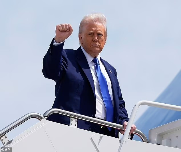 ben-trong-cung-dien-bay-400-trieu-usd-qatar-tang-ong-trump-16.jpg