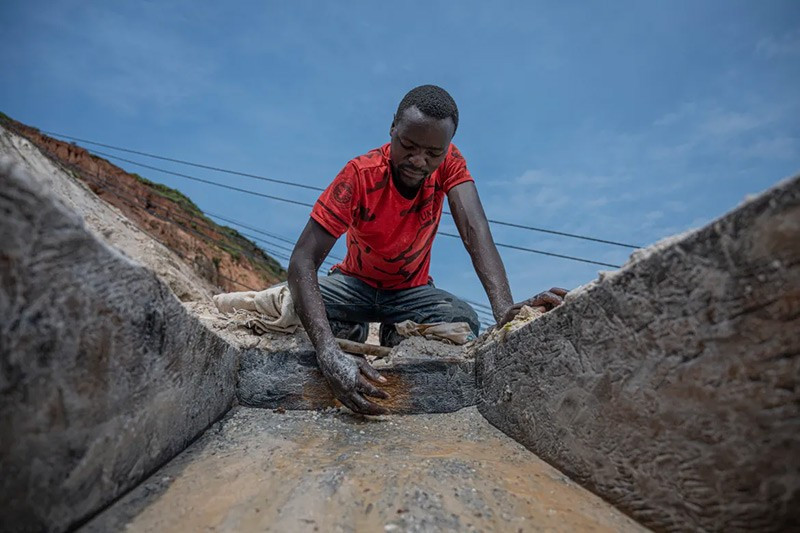 chum-anh-tho-mo-coltan-o-ch-congo-0505-04.jpg