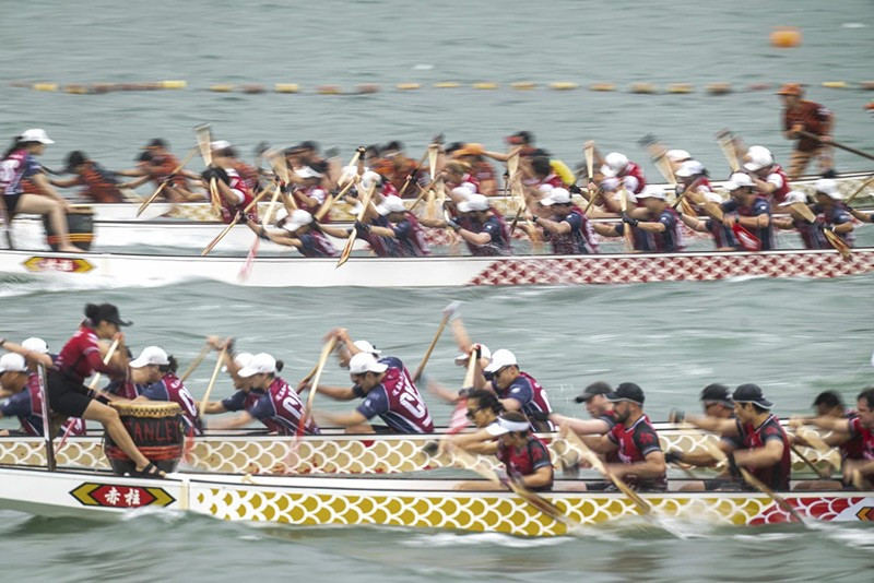 chum-anh-le-hoi-dua-thuyen-rong-o-hong-kong-0505-010.jpg