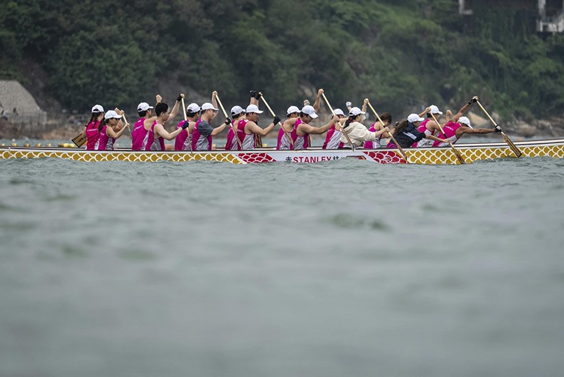 chum-anh-le-hoi-dua-thuyen-rong-o-hong-kong-0505-06.jpg