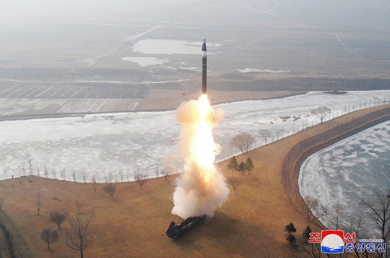 dprk-test-fire-hypersonic-ballistic-missile-060105-03.jpg