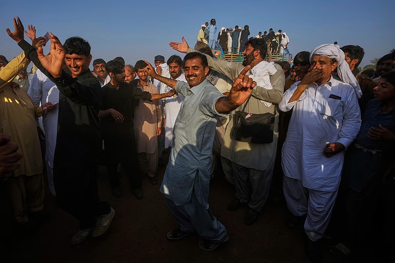 chum-anh-dua-bo-toc-do-cao-o-pakistan-08.jpg