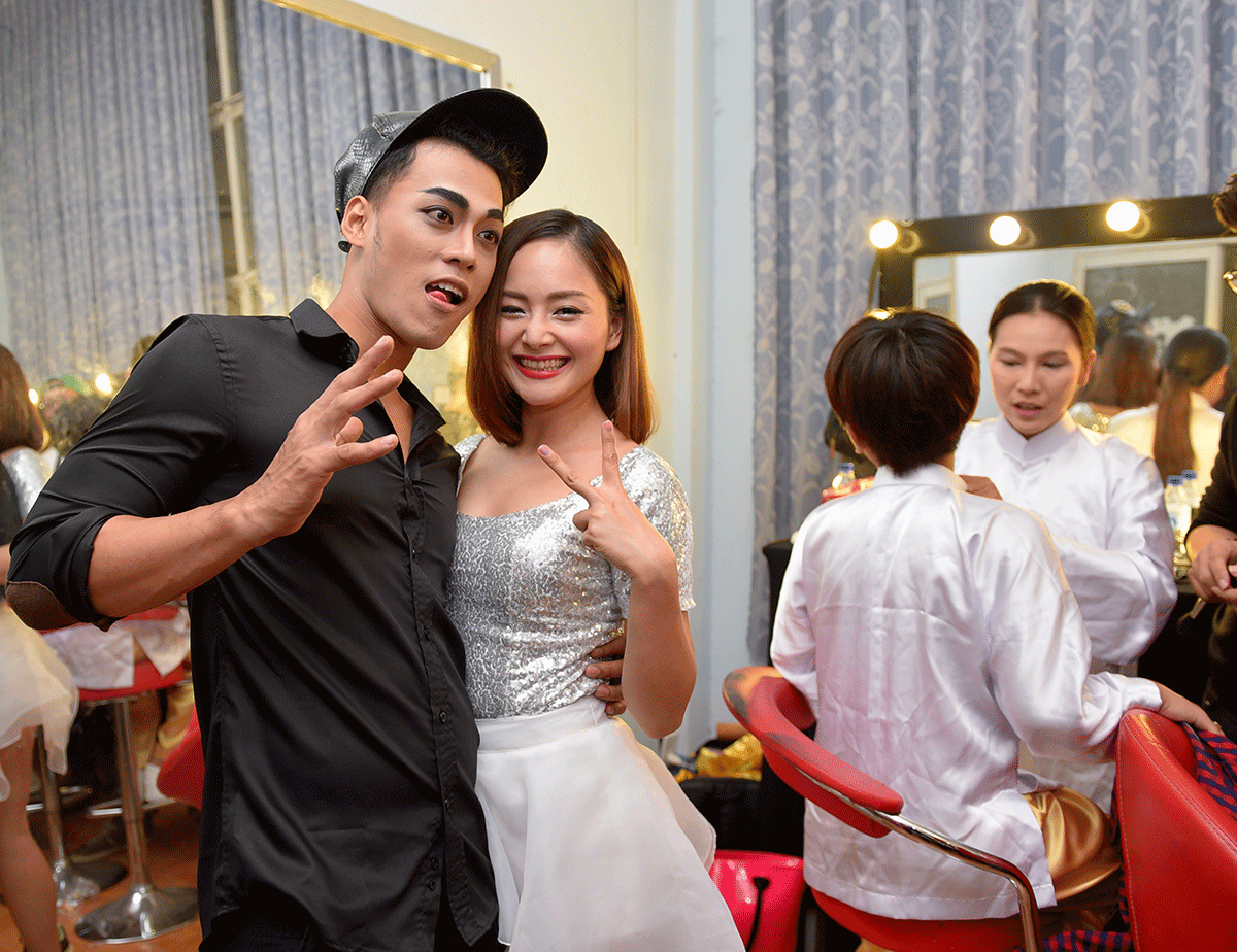 Hoài Linh bác bỏ tin đồn nhập viện vì kiệt sức ảnh 16 Hoài Linh bác bỏ tin đồn nhập viện vì kiệt sức