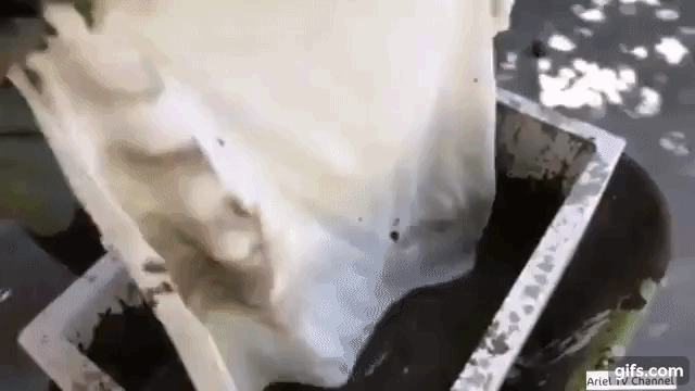 Nhúng chiếc khăn cũ vào hỗn hợp xi măng lỏng rồi phơi khô, thành quả thu được khiến ai cũng muốn bắt chước ảnh 2