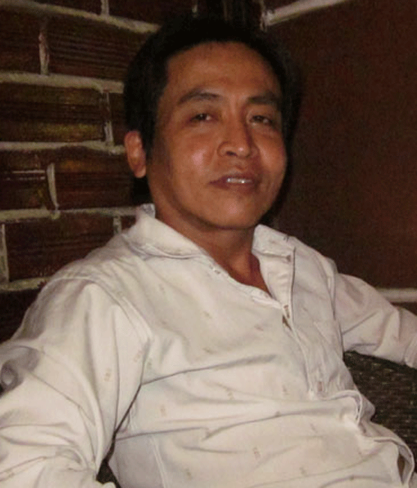 Hãi hùng "dị nhân" 30 năm ăn đinh nhọn, thủy tinh để... tăng cường sức khỏe ảnh 2 Hãi hùng "dị nhân" 30 năm ăn đinh nhọn, thủy tinh để... tăng cường sức khỏe ảnh 2