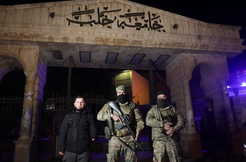 phien-quan-tien-vao-aleppo-hang-chuc-binh-linh-syria-thiet-mang-1.jpg