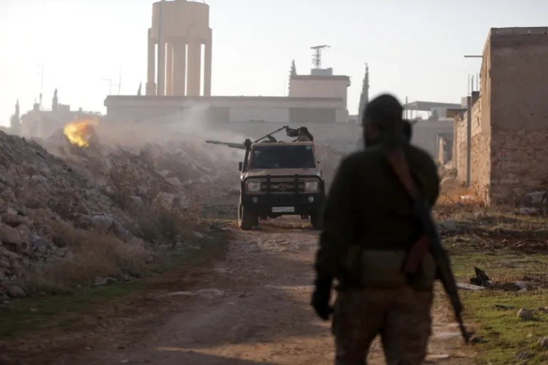 phien-quan-tien-vao-aleppo-hang-chuc-binh-linh-syria-thiet-mang-6.jpg