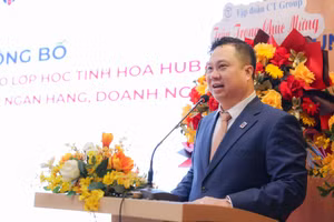 PGS.TS Nguyễn Đức Trung - Hiệu trưởng Trường Đại học Ngân hàng TPHCM giới thiệu về chương trình Elite Class. Ảnh: V.T