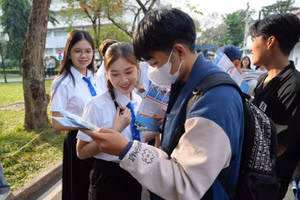 Học sinh THPT tham gia chương trình tư vấn tuyển sinh năm 2025. Ảnh: M.T