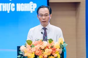 Bộ trưởng Bộ GD&ĐT Hoàng Minh Sơn phát biểu tại Hội nghị Giáo dục đại học năm 2026, diễn ra tại TPHCM ngày 1/10. Ảnh: M.Tùng.