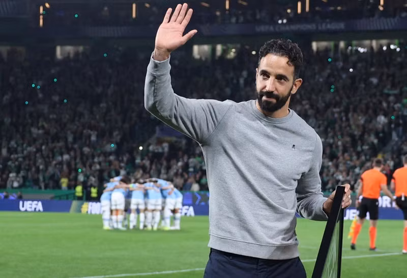 HLV Ruben Amorim chia tay người hâm mộ Sporting trước khi gia nhập Man Utd. Trận cuối trên cương vị thuyền trưởng đội bóng Bồ Đào Nha, chiến lược gia Ruben Amorim tiếp đón Man City của Pep Guardiola. 1.jpg