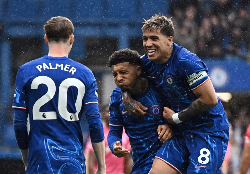 Sancho cũng mới kiến tạo 2 bàn giúp Chelsea đè bẹp Legia Warsaw ở Conference League. "Ngôi sao thuộc biên chế Man Utd đang hồi sinh tại Chelsea" - tờ SunSport bình luận. chelsea-03.jpg