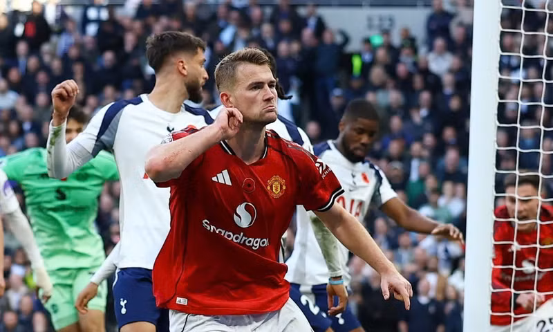 Man Utd và Tottenham vừa có trận hoà 2-2 đầy kịch tính. man-utd-1.jpg