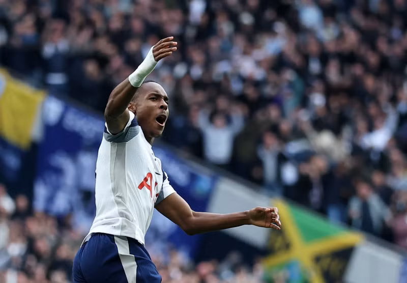 Chủ nhà Tottenham gỡ hoà 1-1 ở phút 84, nhờ công cầu thủ dự bị Mathys Tel. man-utd-3.jpg