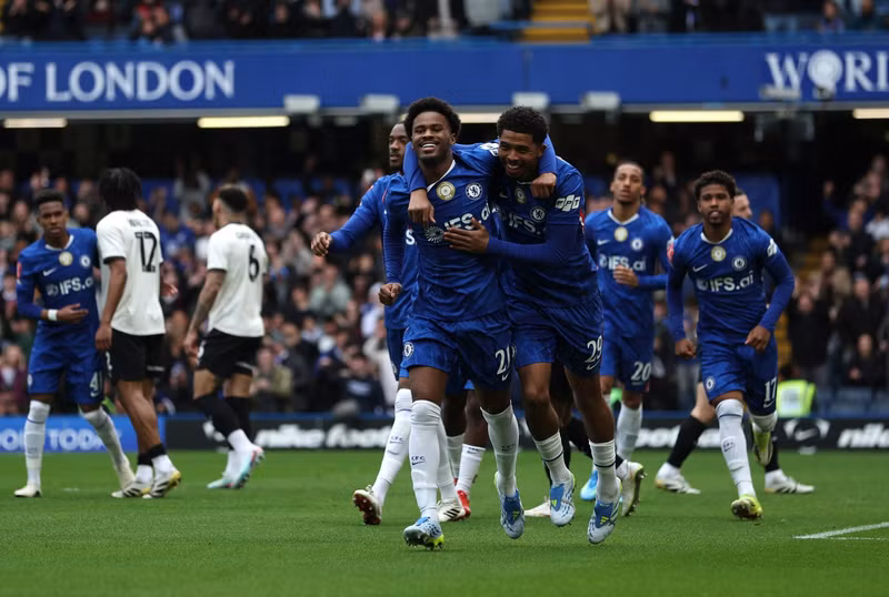 Không có bất ngờ nào xảy ra khi đội bóng sắp xuống hạng League Two làm khách Chelsea ở tứ kết giải đấu lâu đời nhất nước Anh. chelsea-1.png